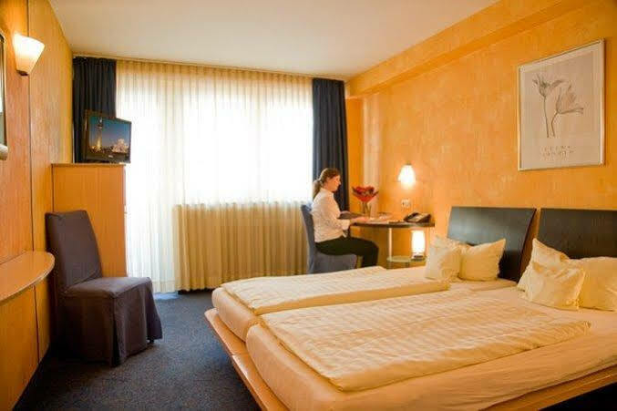 Hotel National Duesseldorf Exterior foto